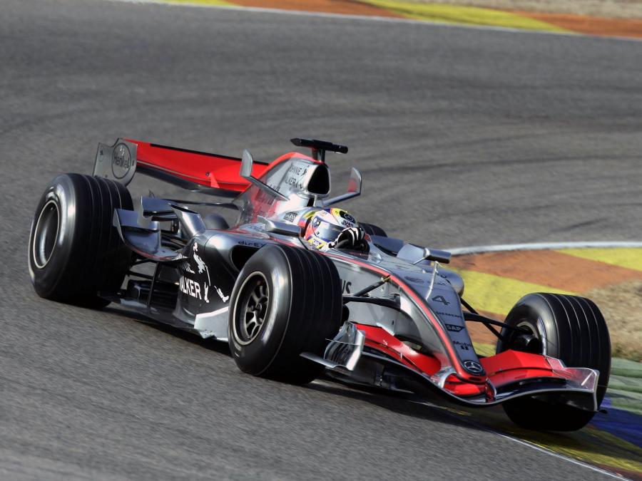  McLaren Mercedes-Benz MP4-21 2006 года  (фото 10 из 14)